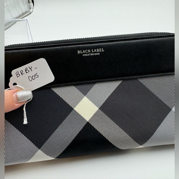 Burberry-Authentic-Black Label Crestridge Double Zippy Wallet/Organizer Like New - Picture 15 of 15